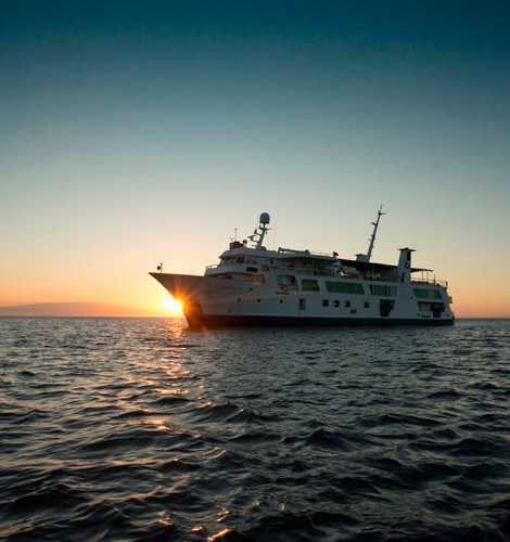 Yacht-Isabela-II
